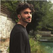 Studente Universitario impartisce lezioni d'inglese